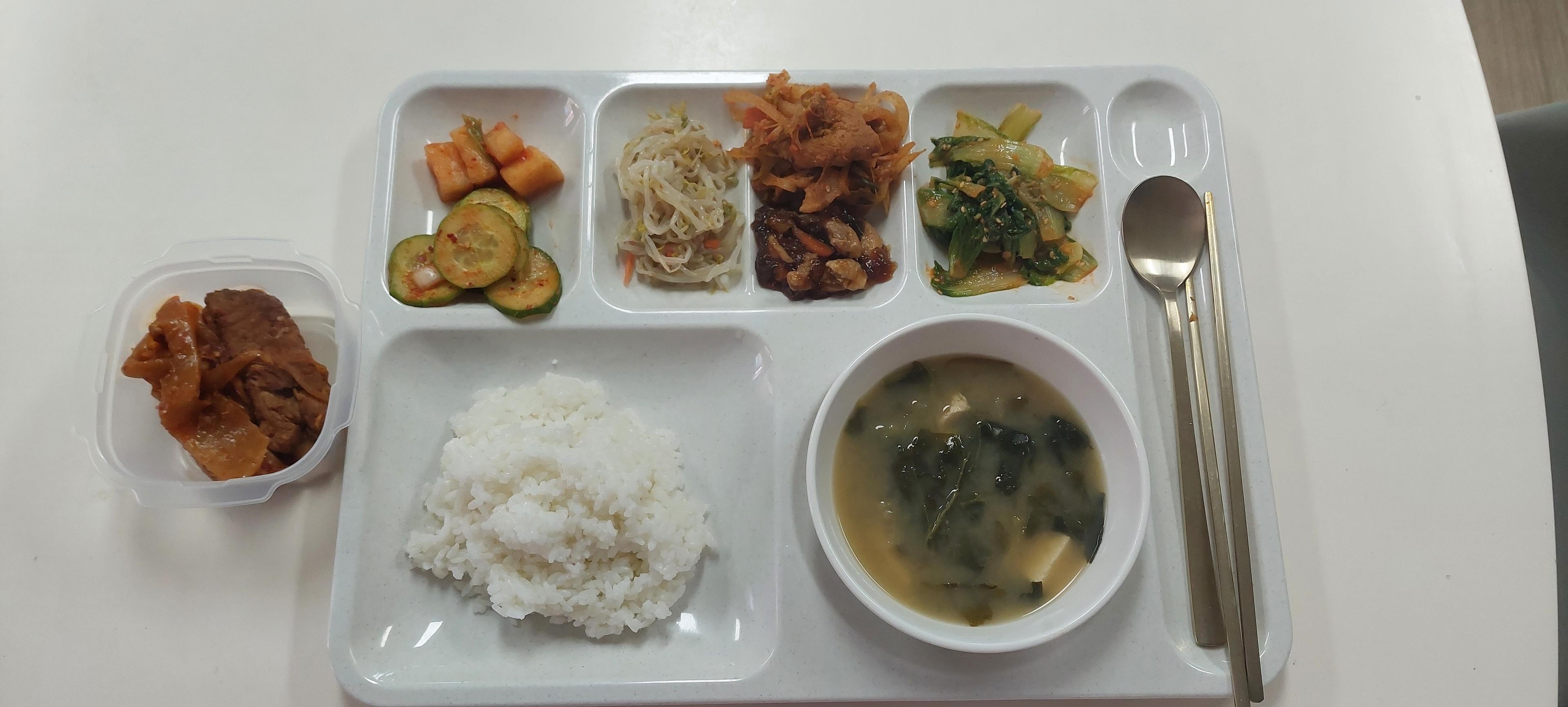 맛있는 식사가 준비됩니다.