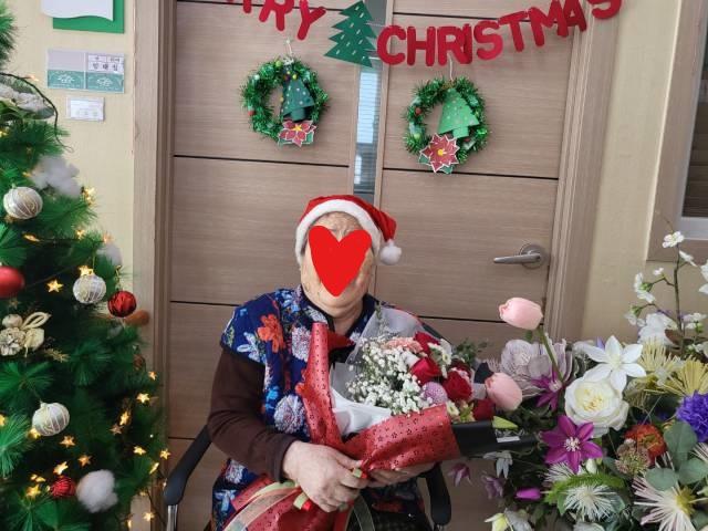 어르신들과 즐거운 크리스마스 행사!!